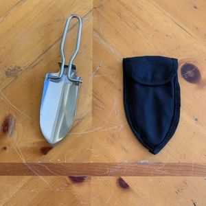 NWOT NEW Hiking camping shovel